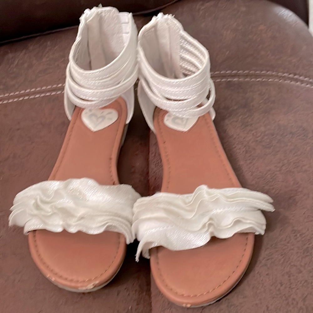 Girls youth size sandal